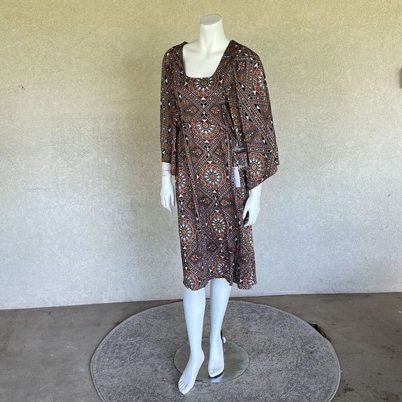 Nieves Lavi Damascus Kimono Dress - Picture 3 of 7